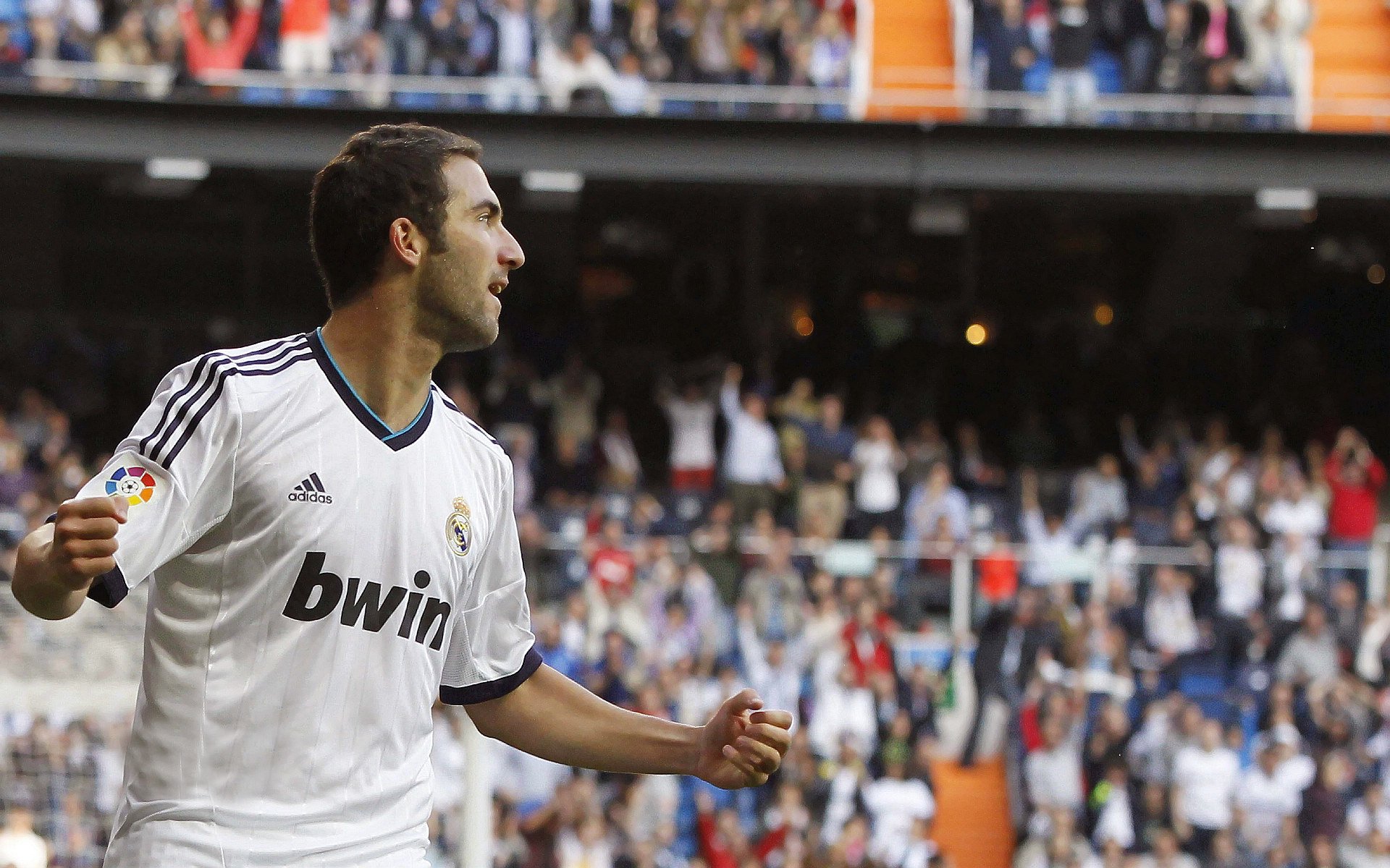 英超冠军之争:悬念激烈,精彩纷呈!,9798英超冠军