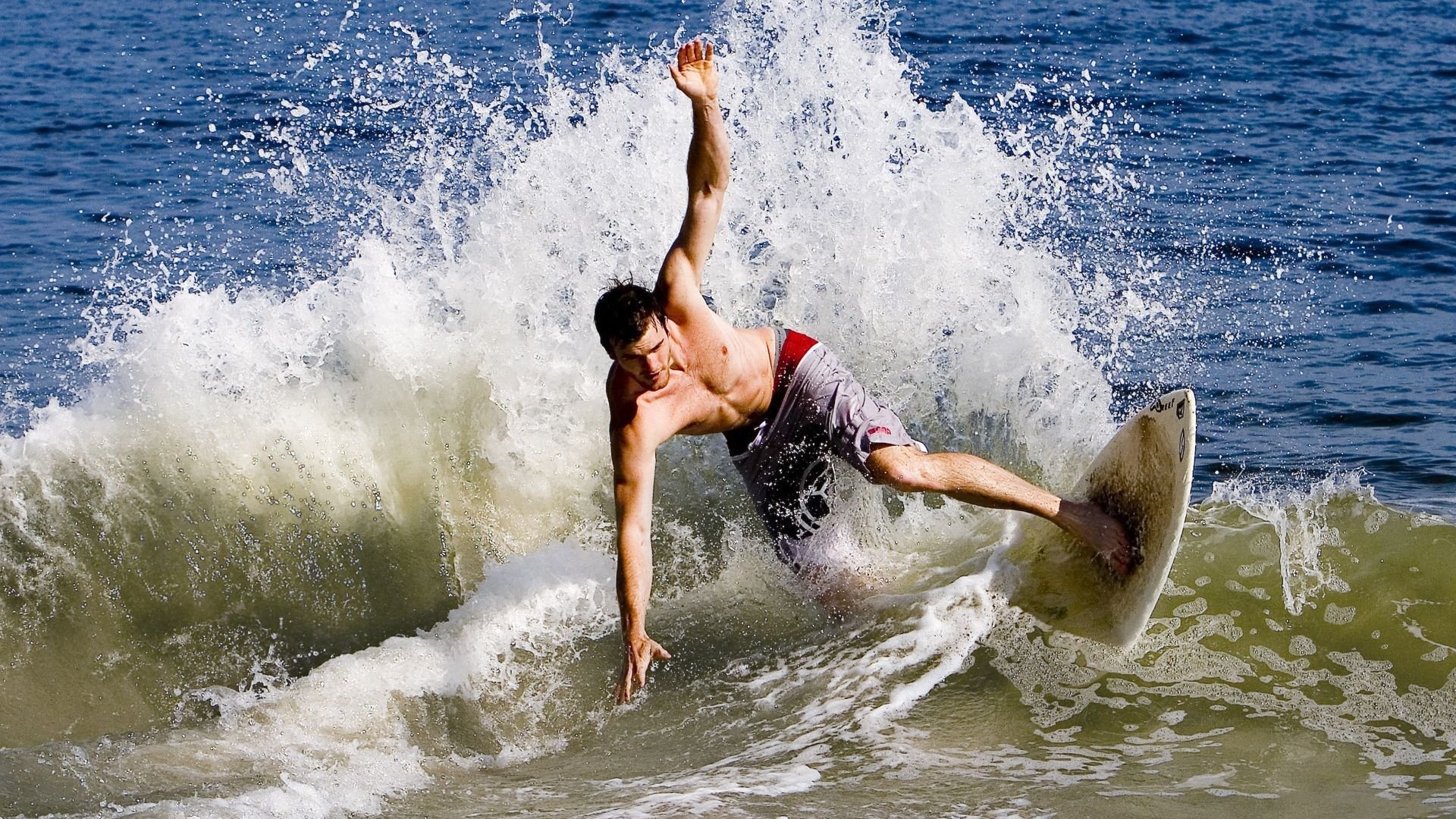 爱游戏平台-_篮网攻防兼备，状态持续火热_，篮网太强